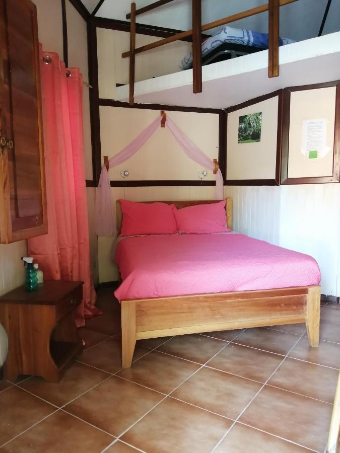 Cabanas Mountain River Lake Inn Nueva California ภายนอก รูปภาพ
