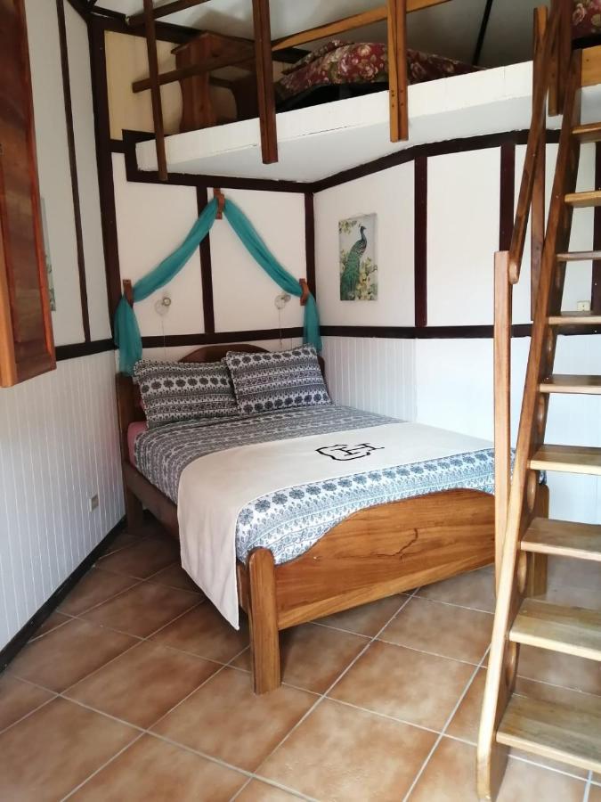 Cabanas Mountain River Lake Inn Nueva California ภายนอก รูปภาพ