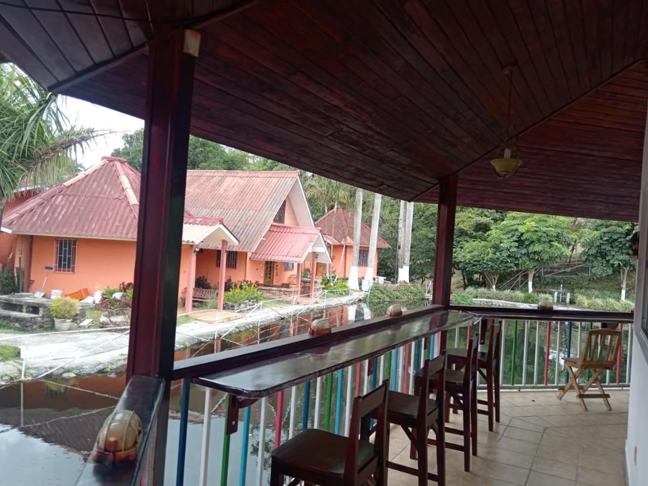 Cabanas Mountain River Lake Inn Nueva California ภายนอก รูปภาพ