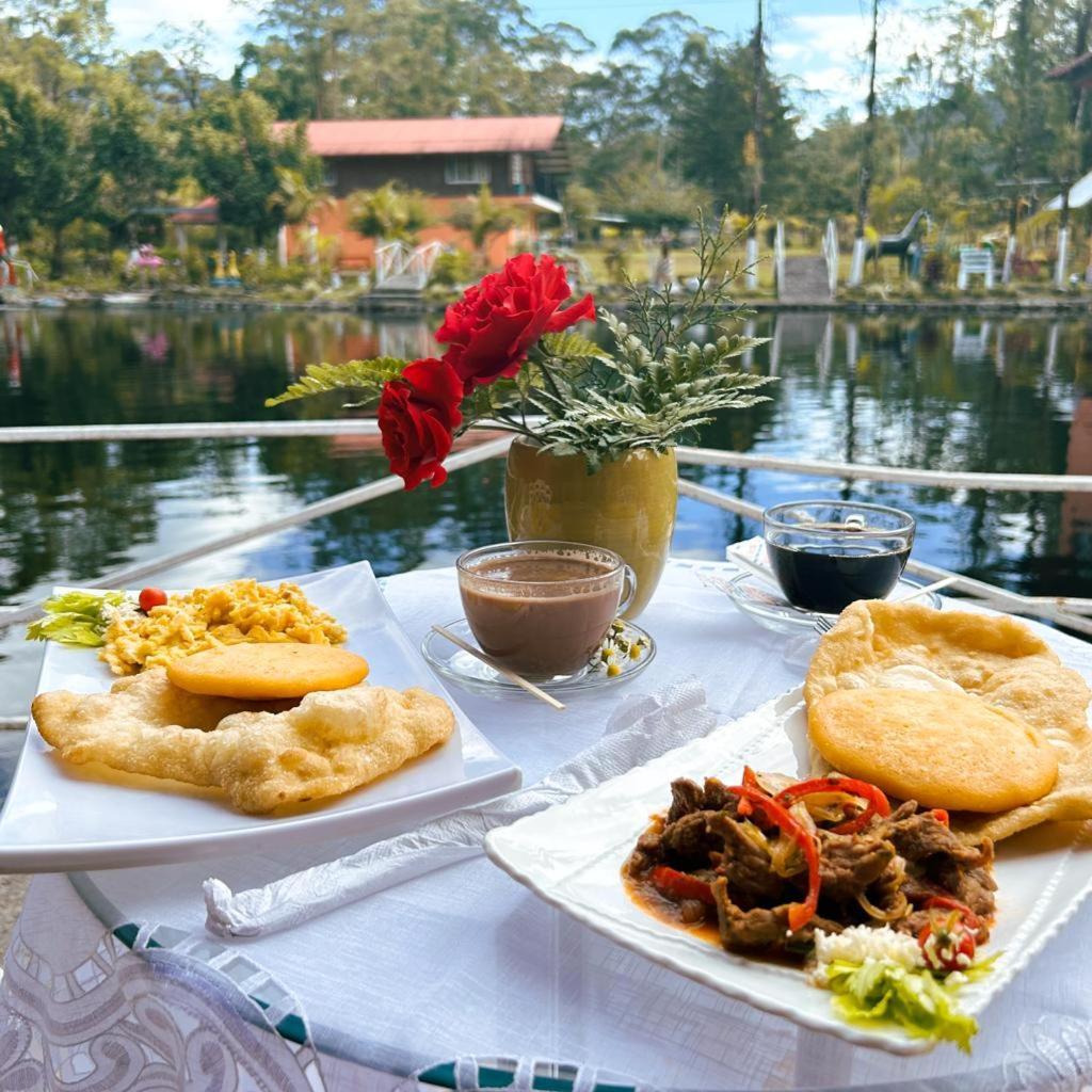 Cabanas Mountain River Lake Inn Nueva California ภายนอก รูปภาพ