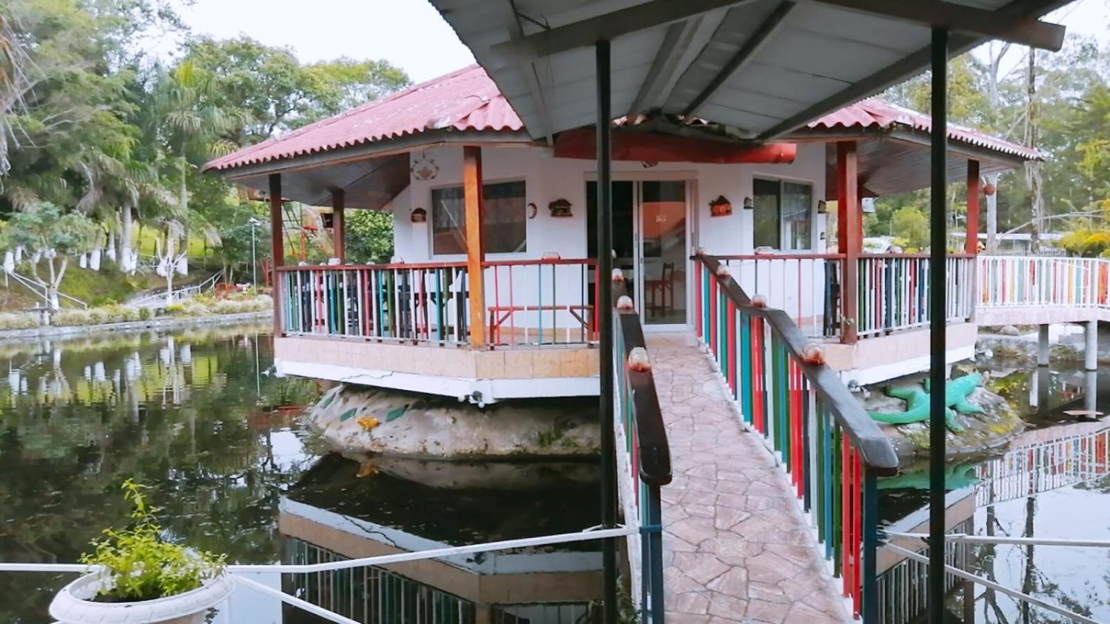 Cabanas Mountain River Lake Inn Nueva California ภายนอก รูปภาพ
